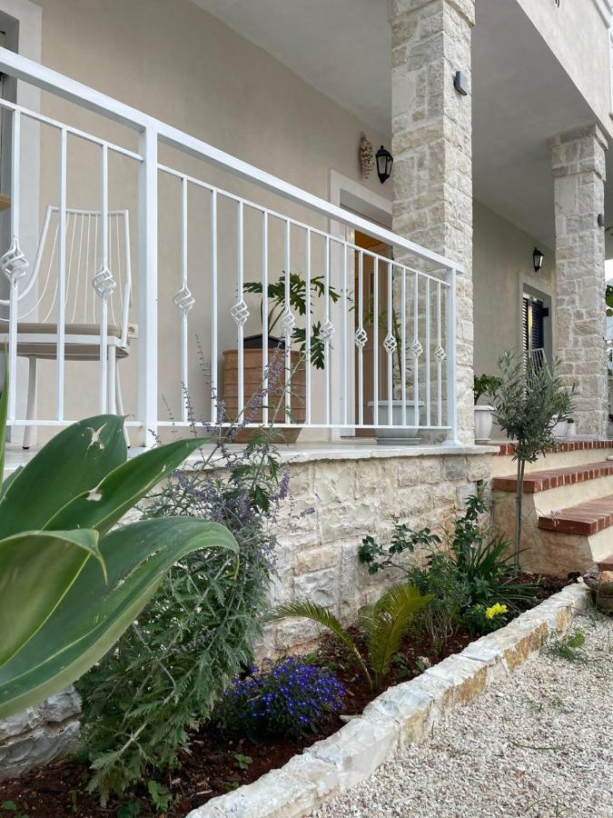 Sarandë Tani'S Houseヴィラ エクステリア 写真