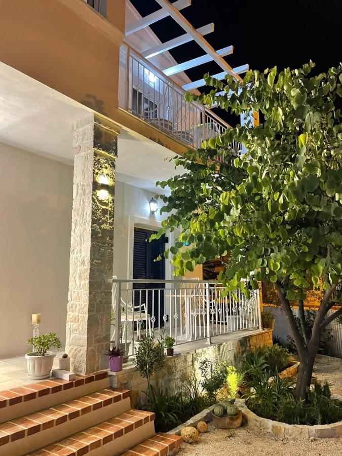Sarandë Tani'S Houseヴィラ エクステリア 写真
